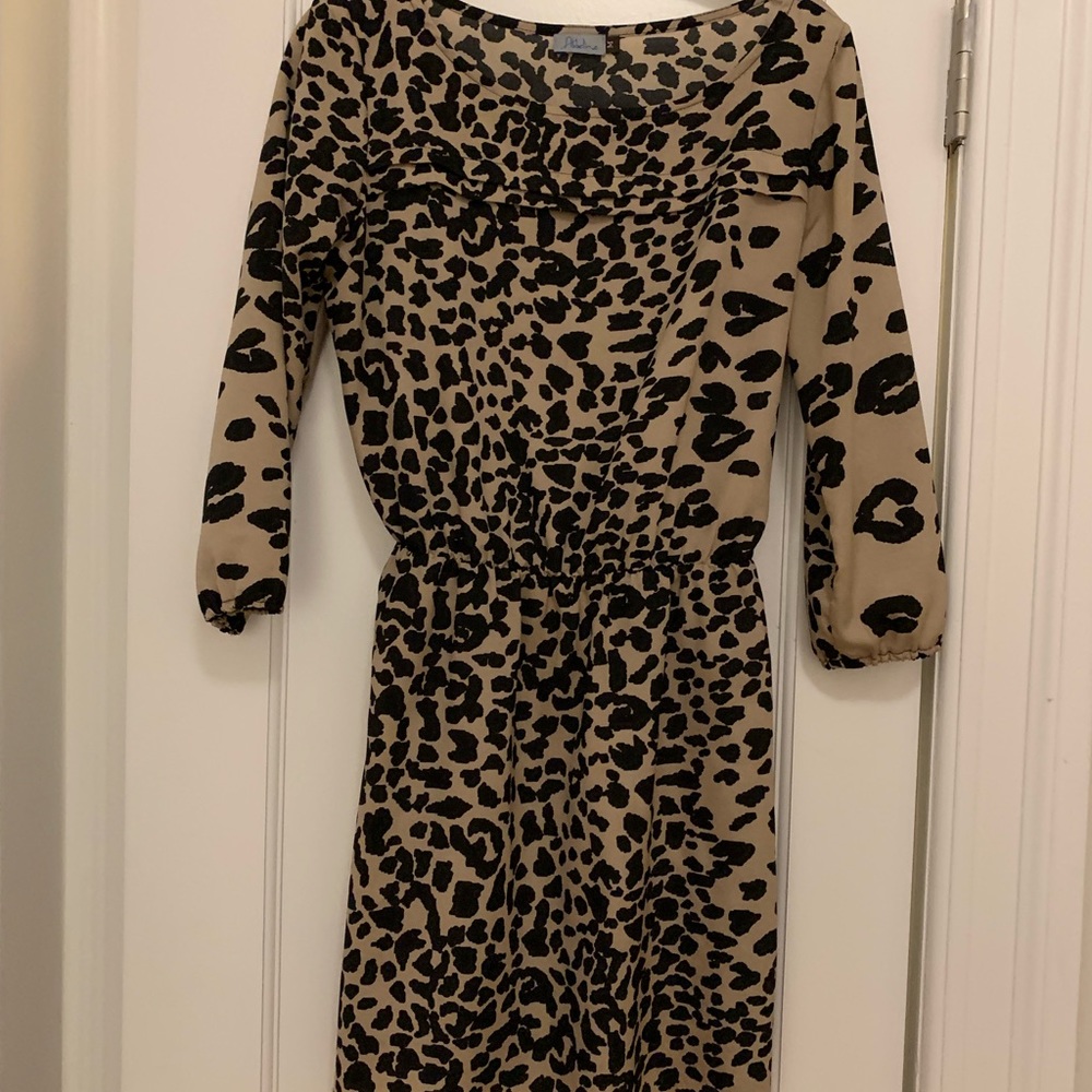 Abbeline size medium leopard print dress